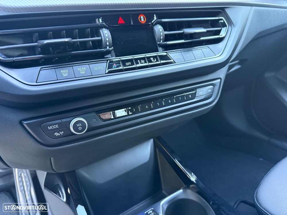 BMW 118 i Pack Desportivo M Auto - 43