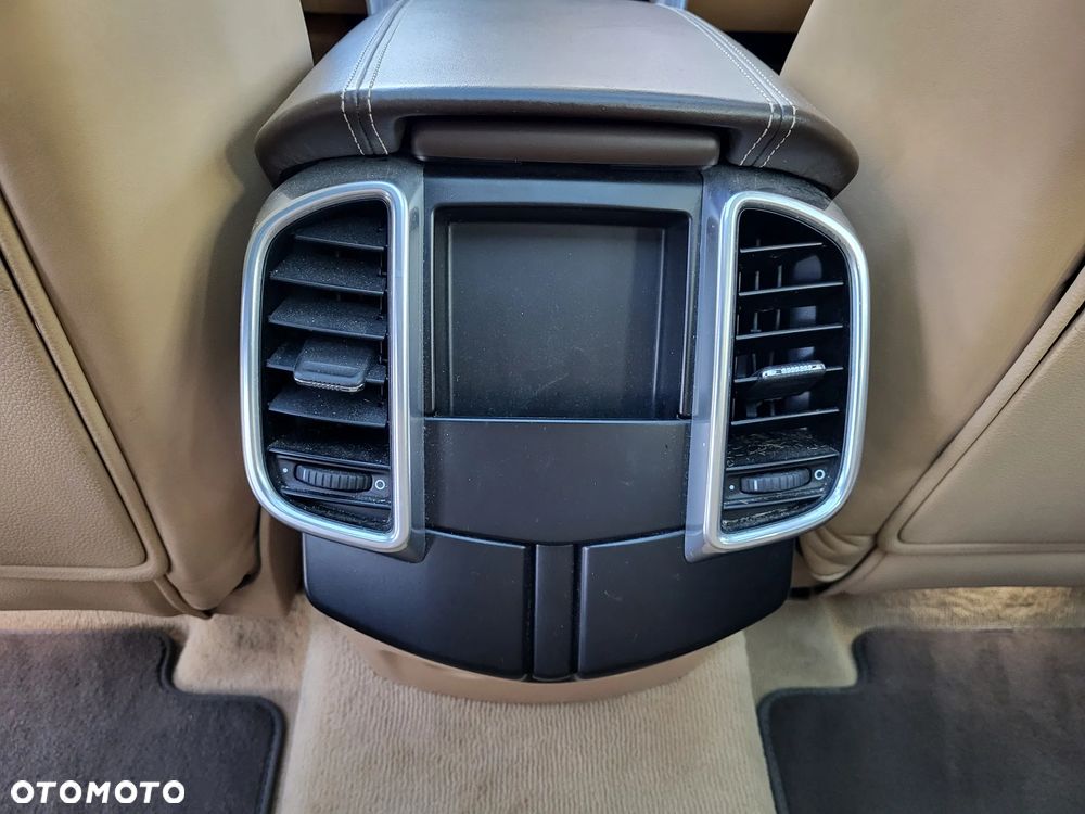 Porsche Cayenne S Hybrid Tiptronic S - 26