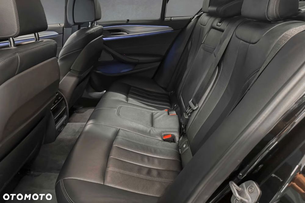 BMW Seria 5 530e M Sport Edition - 12