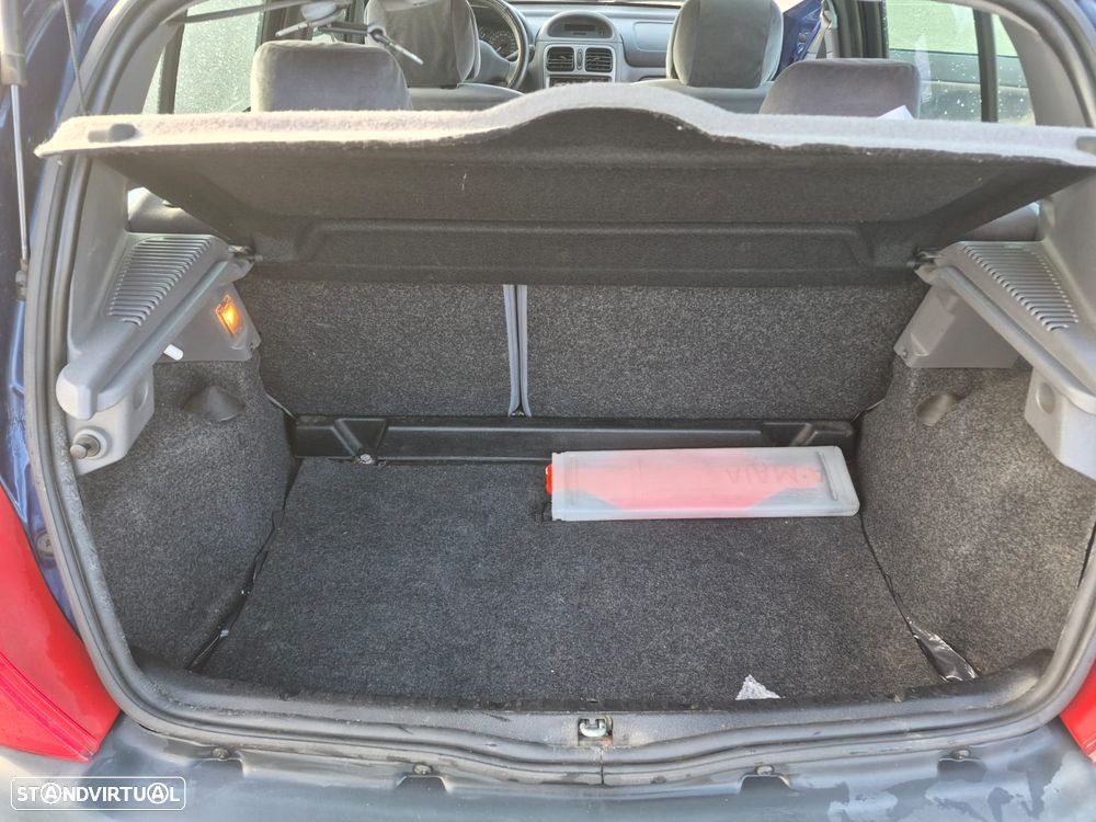 Renault Clio 1.2 RXE - 14