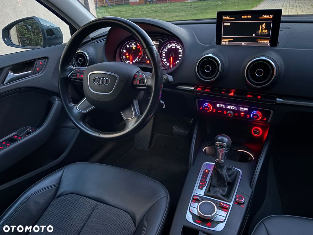 Audi A3 Sportback 2.0 TDI S tronic Ambiente - 17