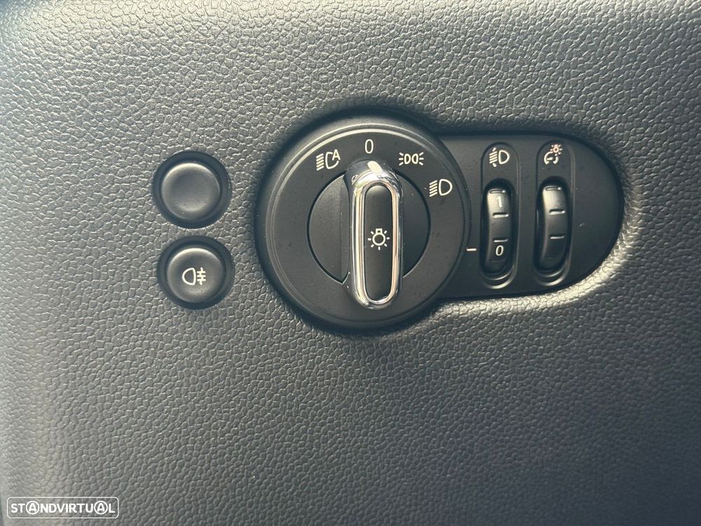 MINI Cabrio John Cooper Works Plus Auto Desportiva - 35