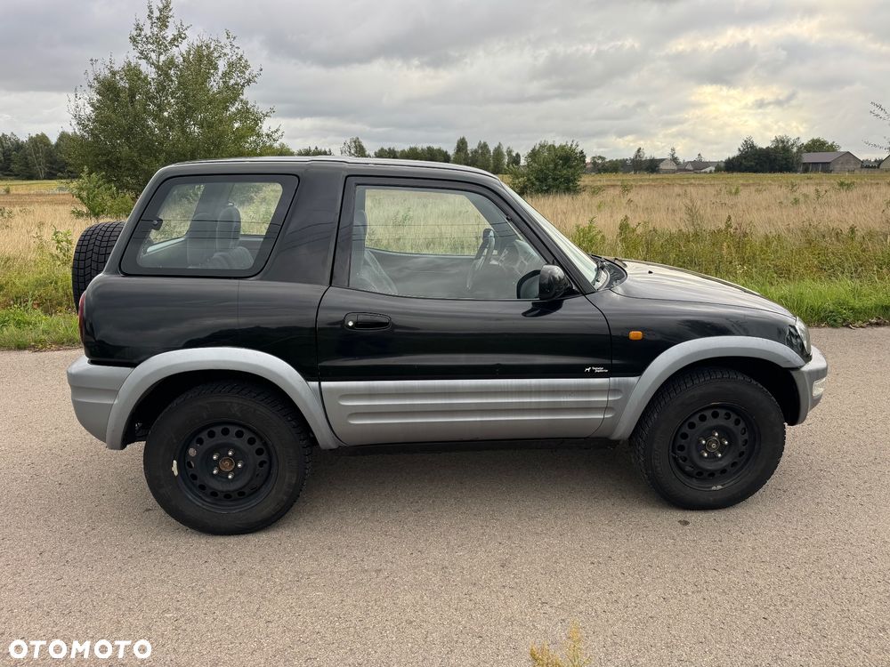 Toyota RAV4 - 8