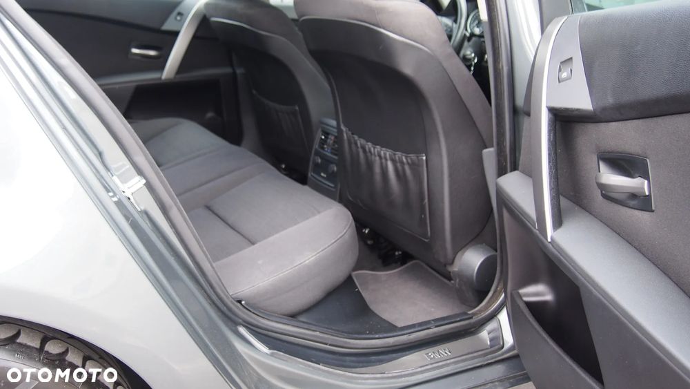 BMW Seria 5 - 32