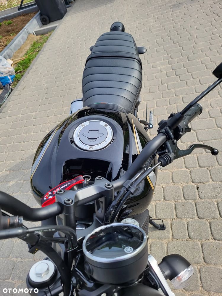 Yamaha XSR - 12