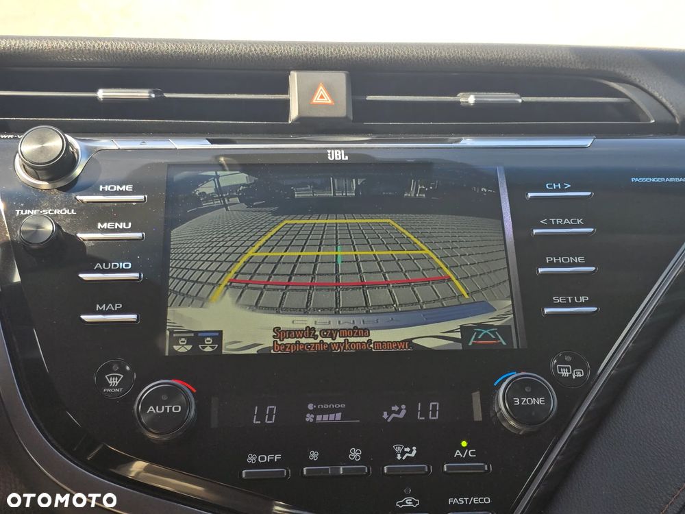 Toyota Camry 2.5 Hybrid Executive CVT - 22