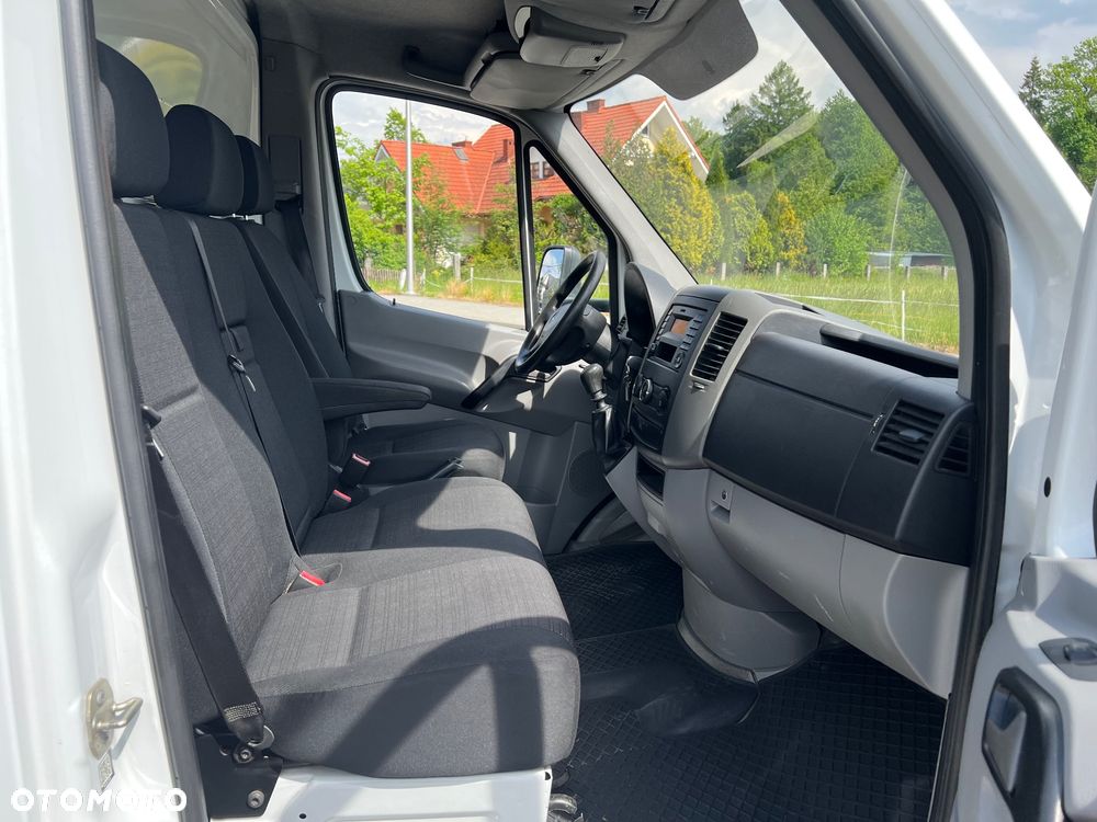 Mercedes-Benz Sprinter - 23