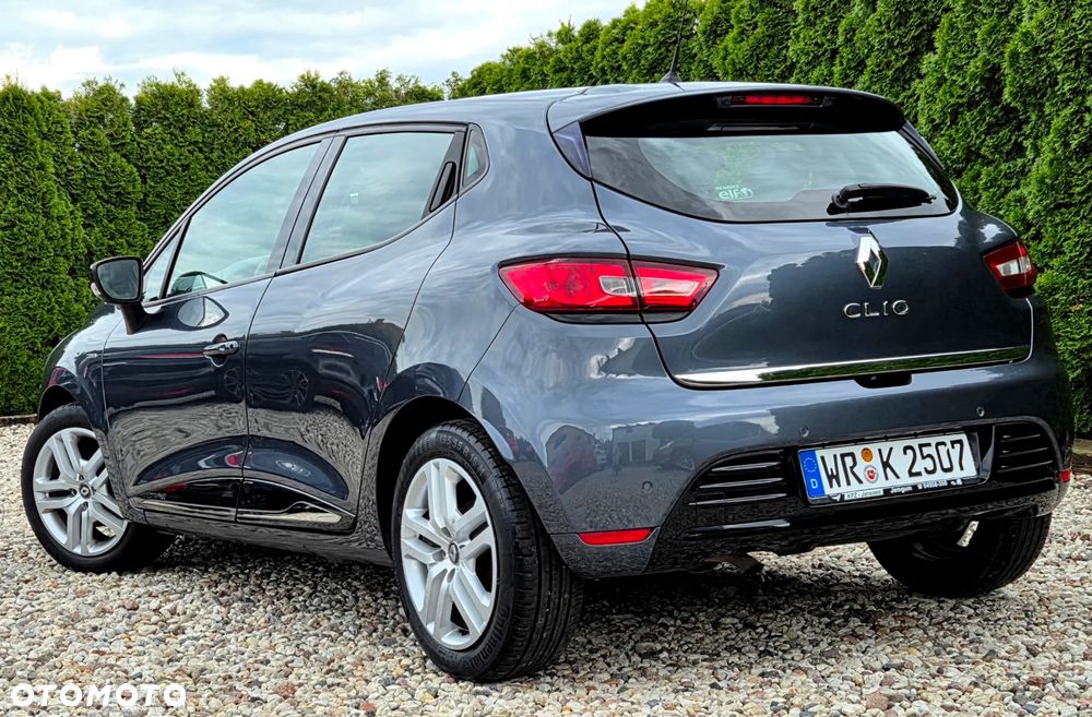 Renault Clio 1.2 16V 75 Limited - 10