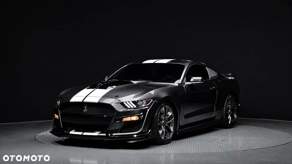 Ford Mustang - 1