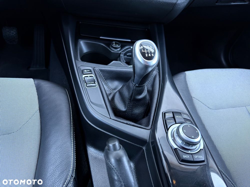 BMW Seria 1 116d EfficientDynamics Edition Urban Line - 38