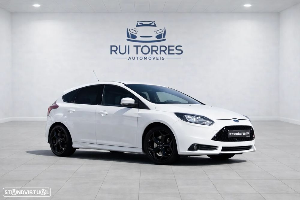 Ford Focus 2.0 EcoBoost ST c/ Pack Pele Desportiva - 5