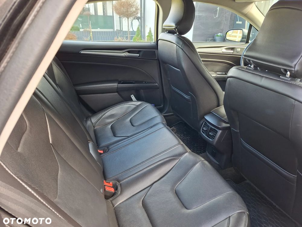 Ford Fusion - 14