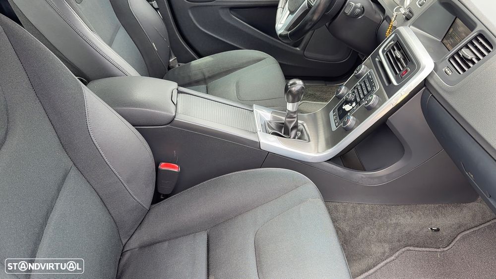 Volvo S60 2.0 D3 Momentum Start/Stop - 17