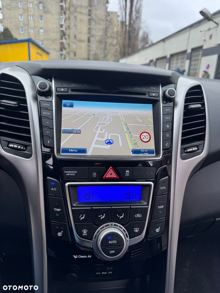 Hyundai i30 1.6 CRDi Fifa World Cup Edition - 11