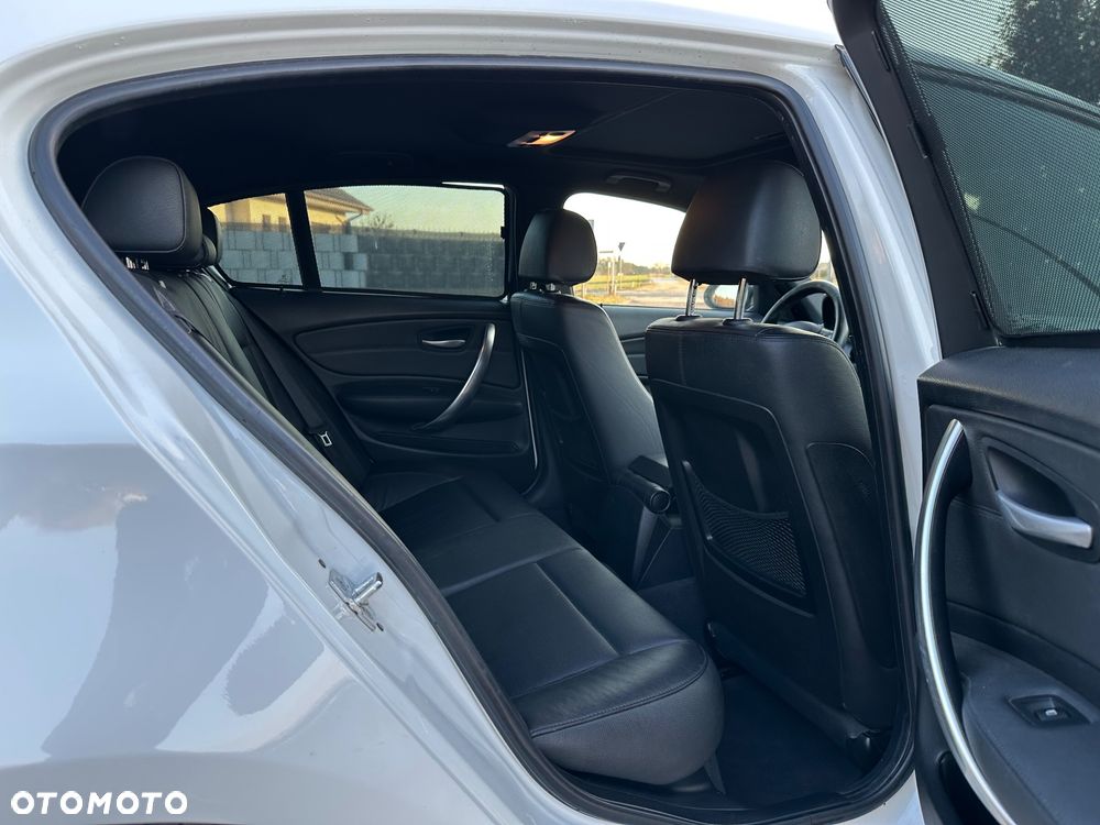 BMW Seria 1 123d DPF Edition Sport - 24