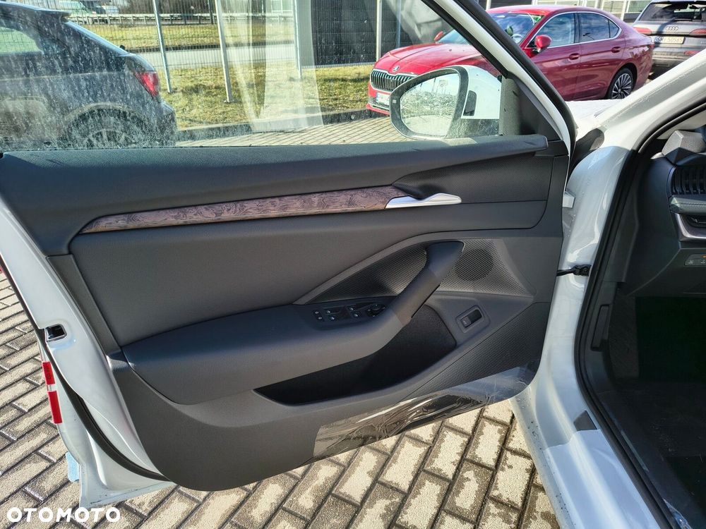 Skoda Superb 2.0 TDI SCR 4x4 L&K DSG - 18