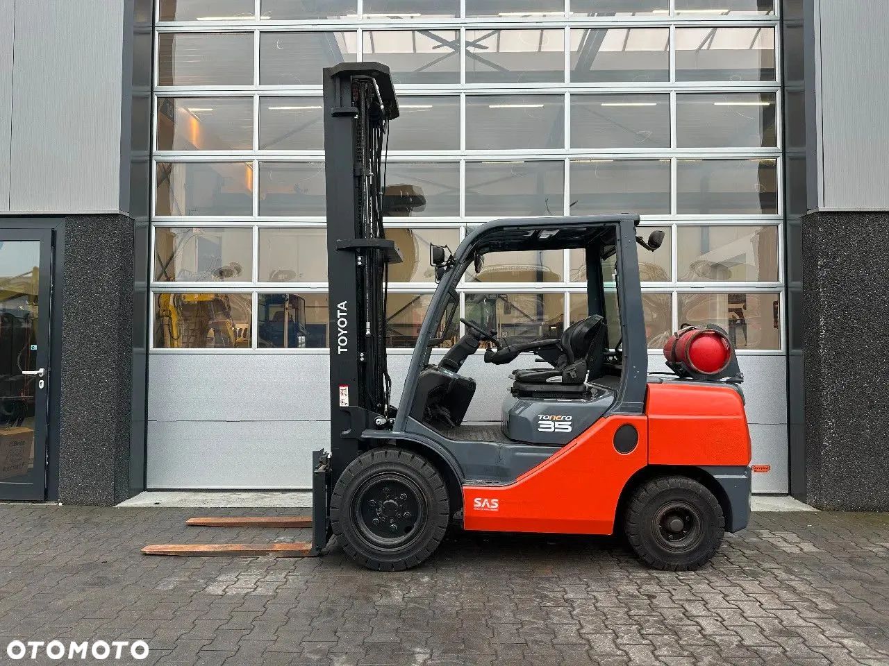 Toyota 8FGJF35 - 1