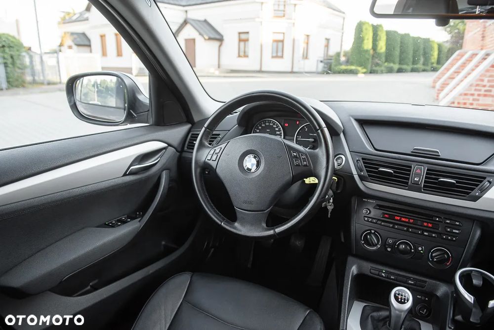 BMW X1 sDrive18d Sport Line - 17