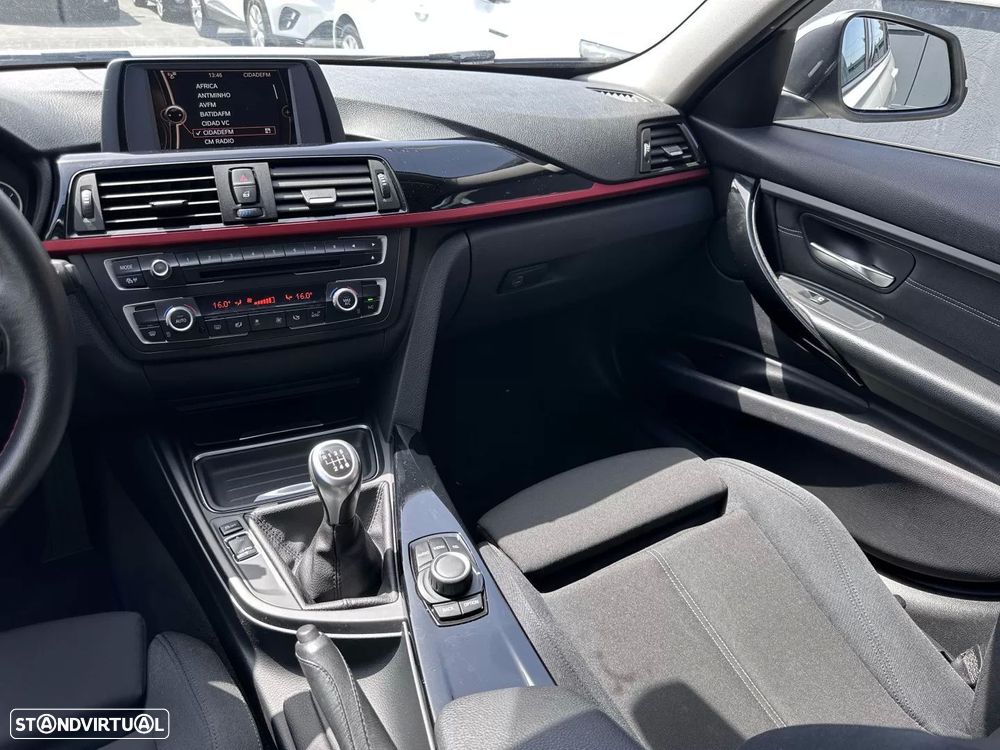 BMW 318 d Sport Line - 29