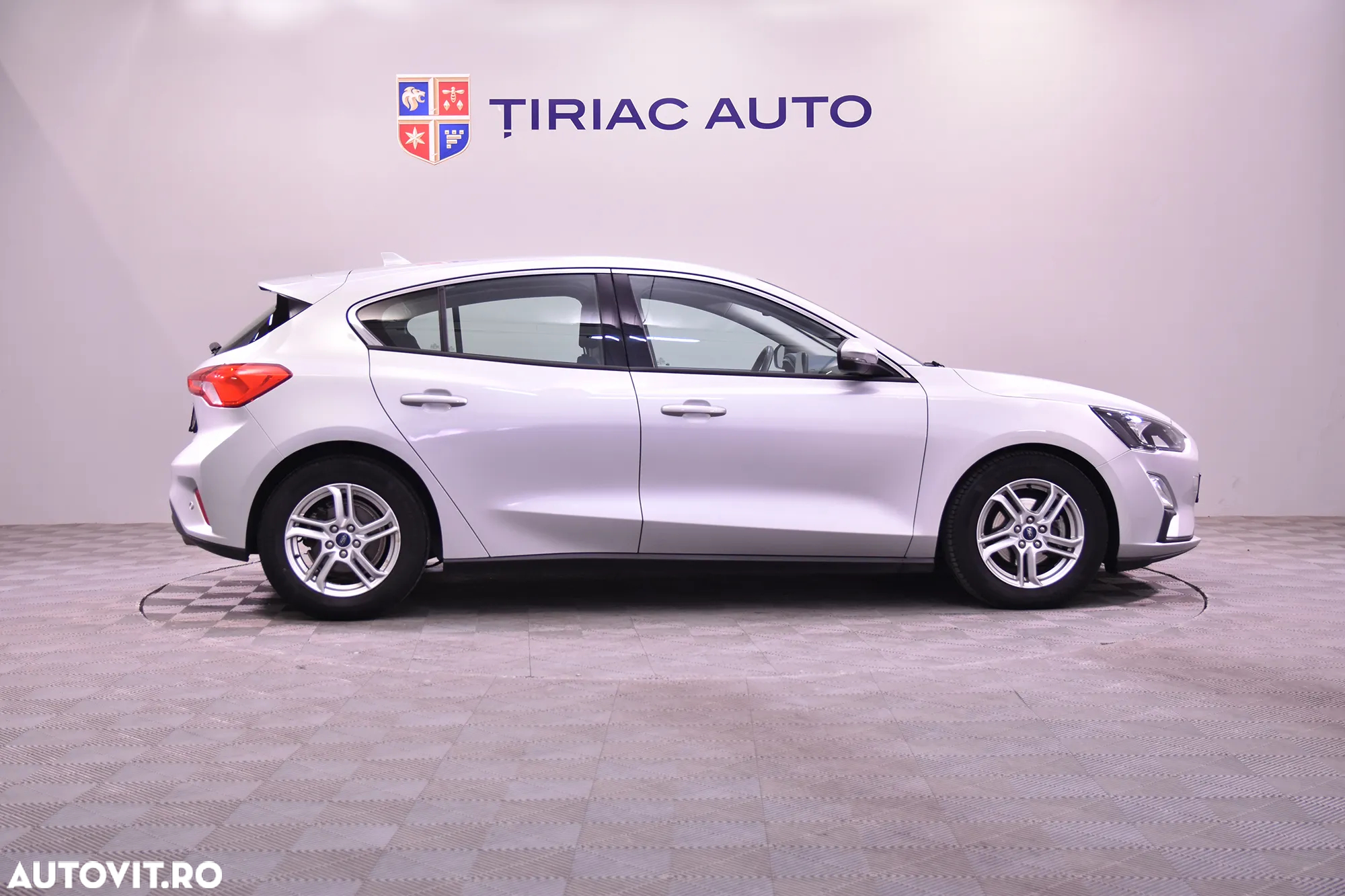 Ford Focus - 6