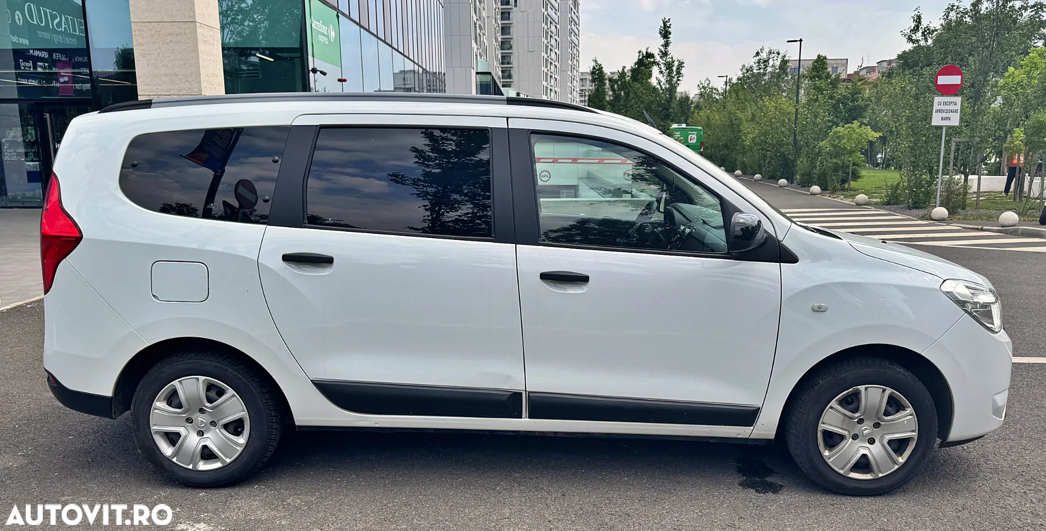 Dacia Lodgy 1.5 Blue dCi Laureate - 8