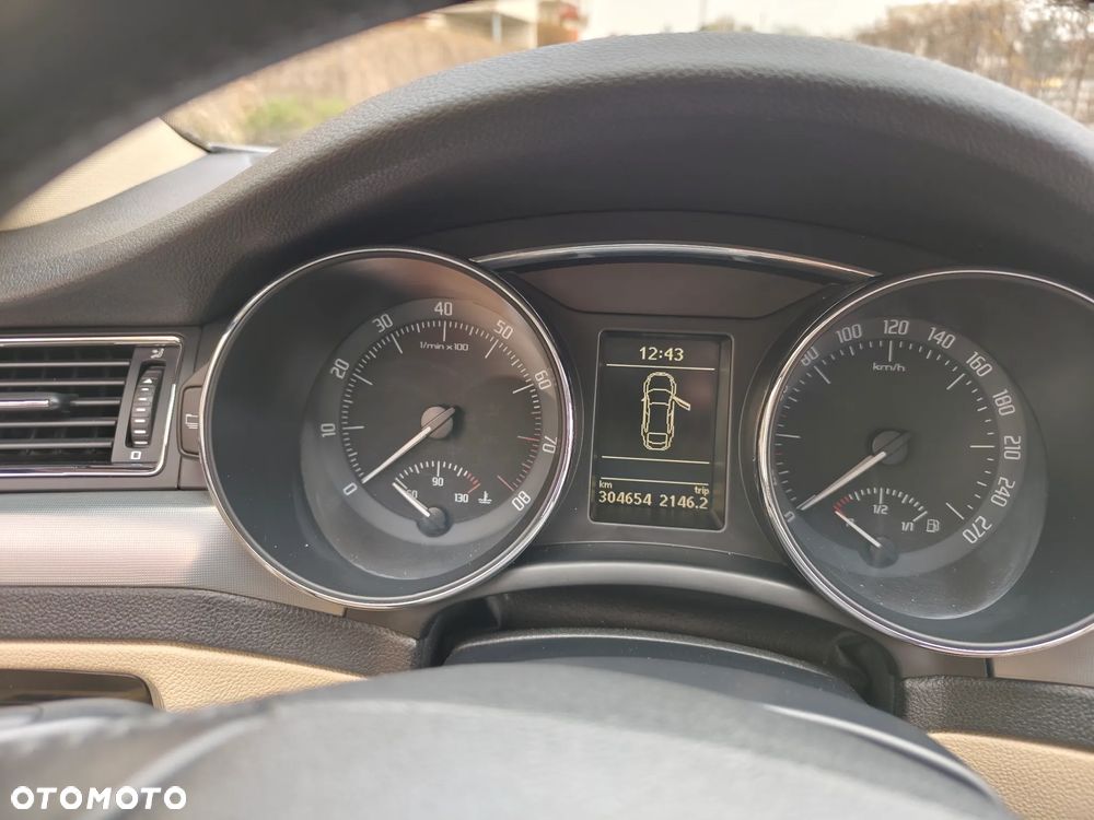 Skoda Superb 1.8 TSI Elegance DSG - 12