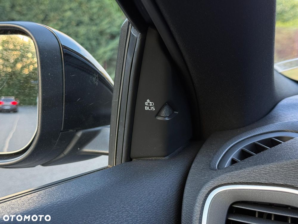 Volvo V40 Cross Country D3 Geartronic Momentum - 16