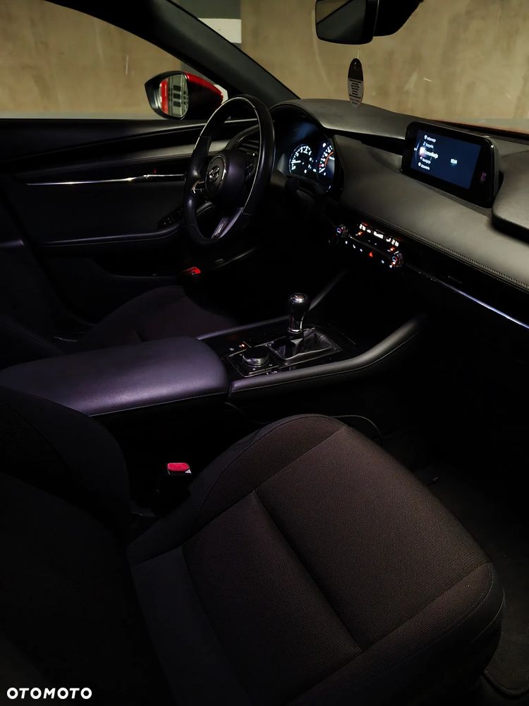 Mazda 3 e-SKYACTIV-G 2.0 M HYBRID - 27