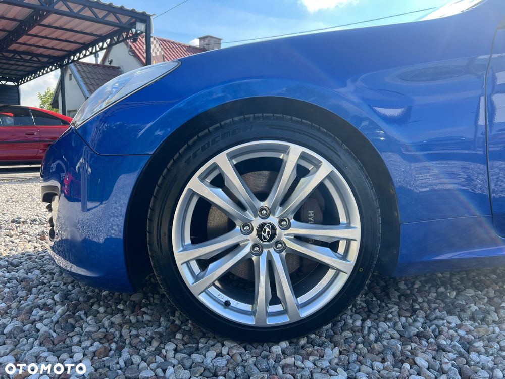 Hyundai Genesis Coupe 2.0 T - 15