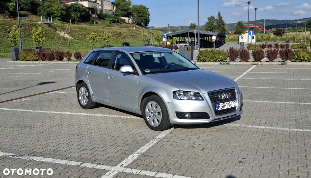 Audi A3 Sportback 1.6 TDI DPF Ambiente - 1