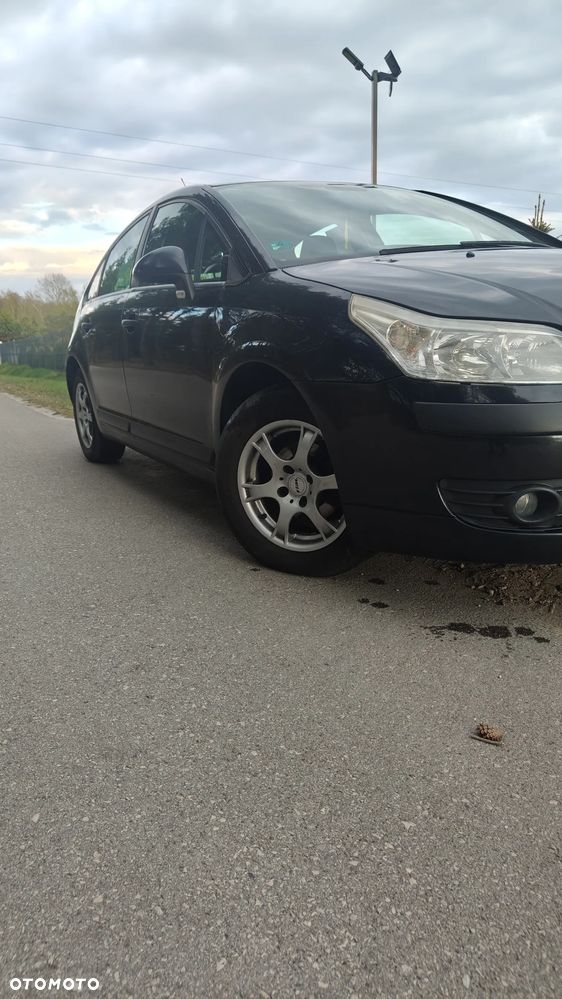 Citroën C4 1.4 16V X - 23