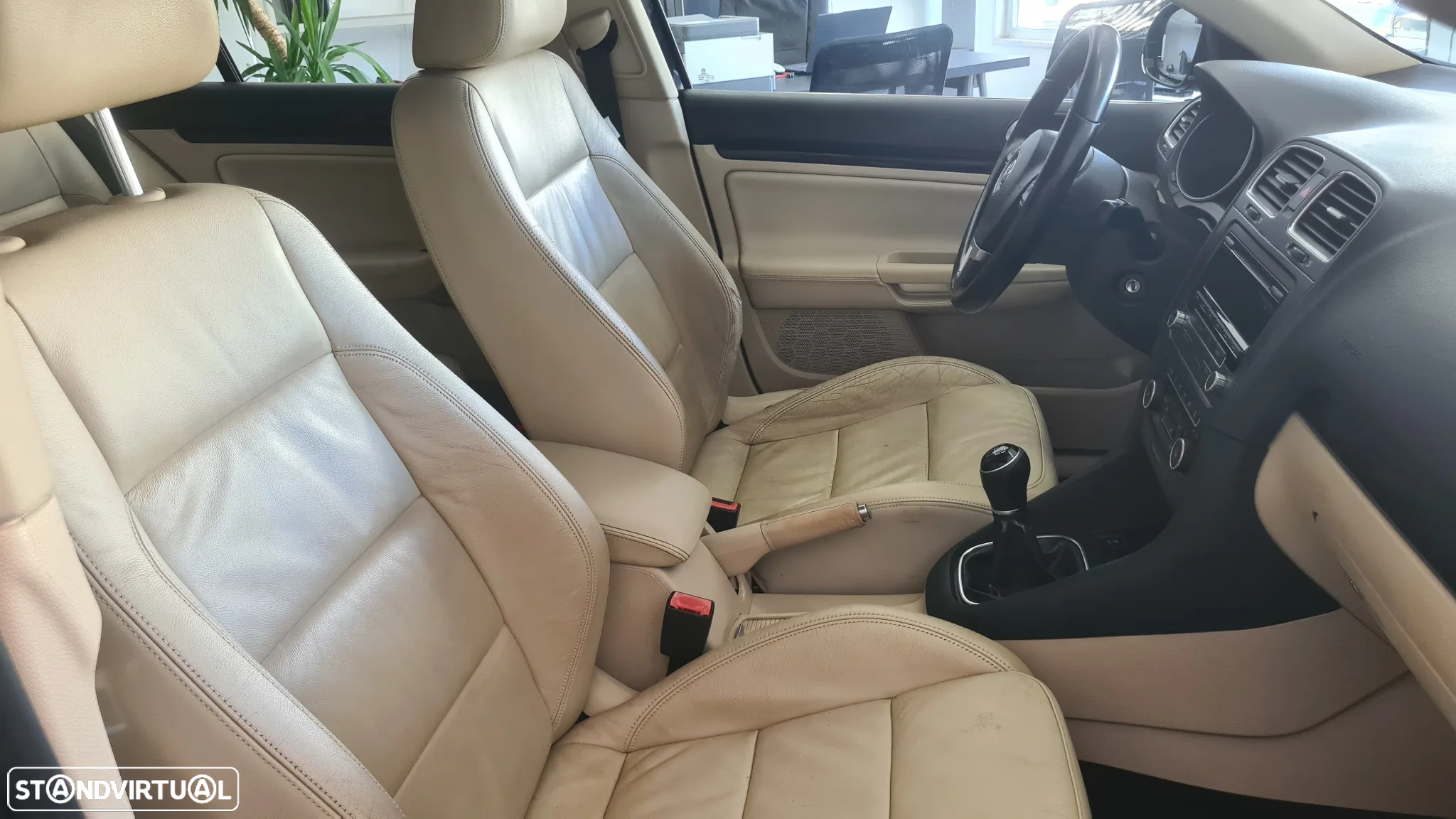 VW Golf Variant 1.6 TDi Confortline - 25