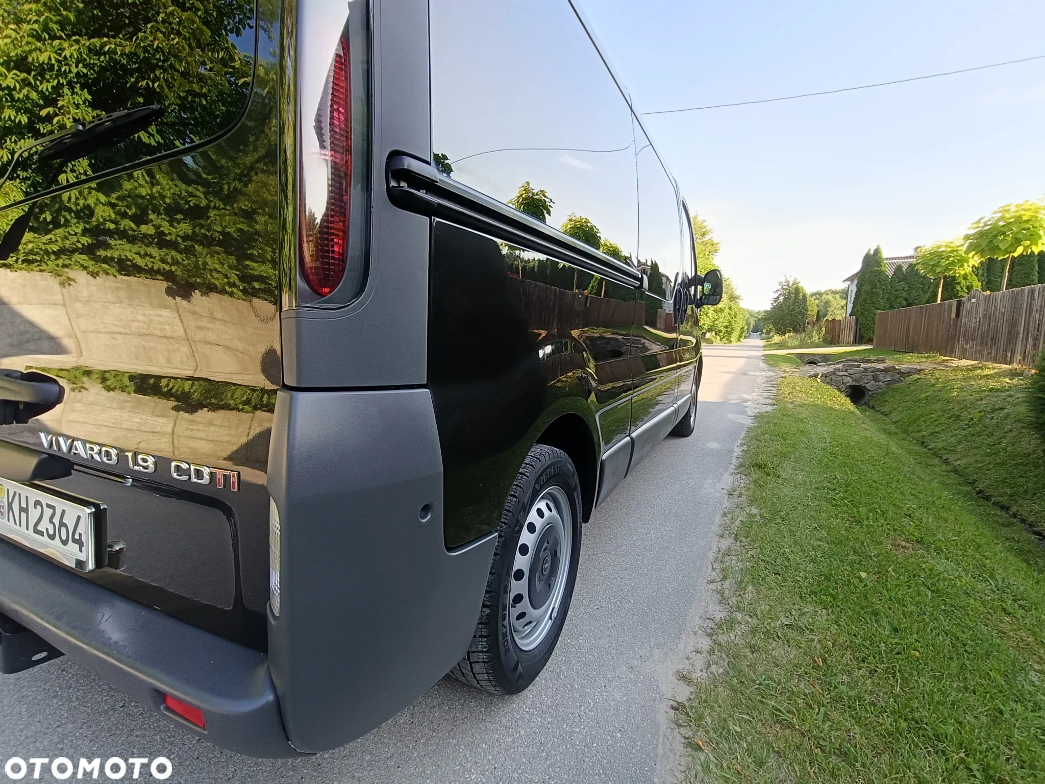 Opel Vivaro L2H1 2.9t - 12