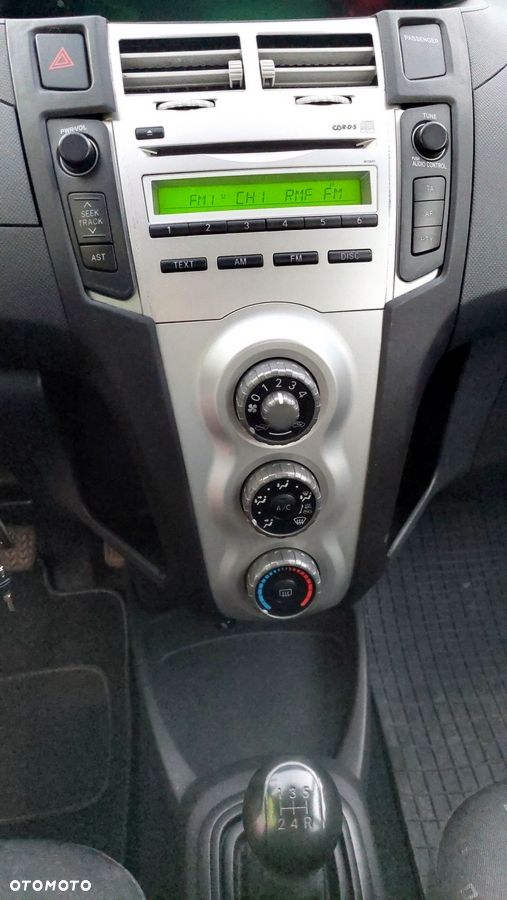 Toyota Yaris - 20