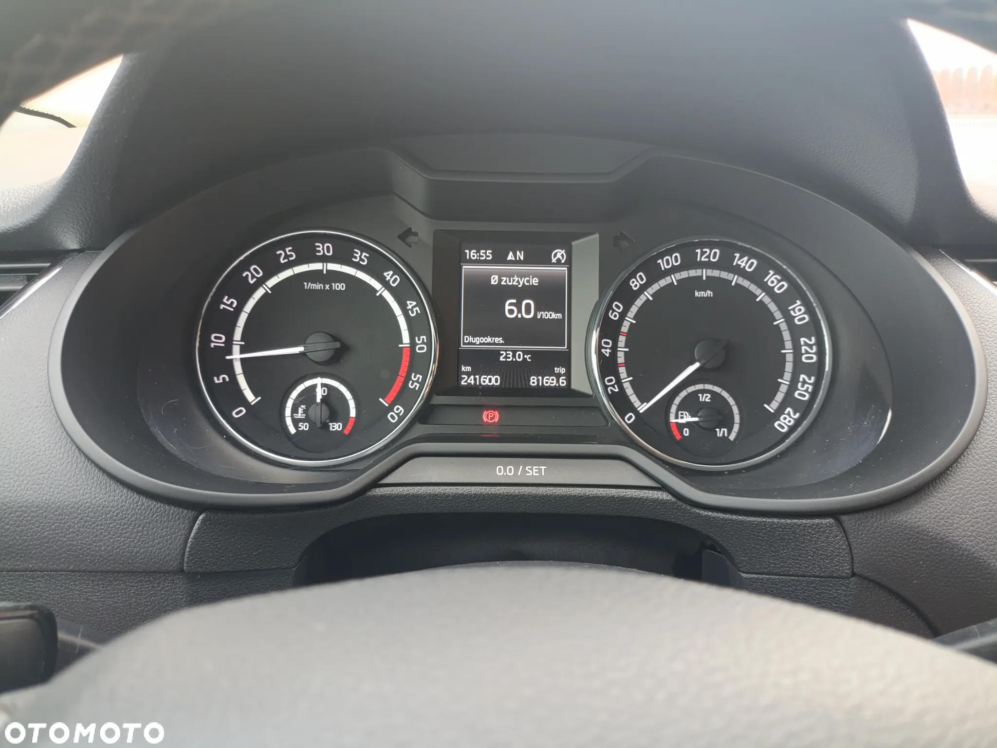 Skoda Octavia Combi 2.0 TDI RS - 17