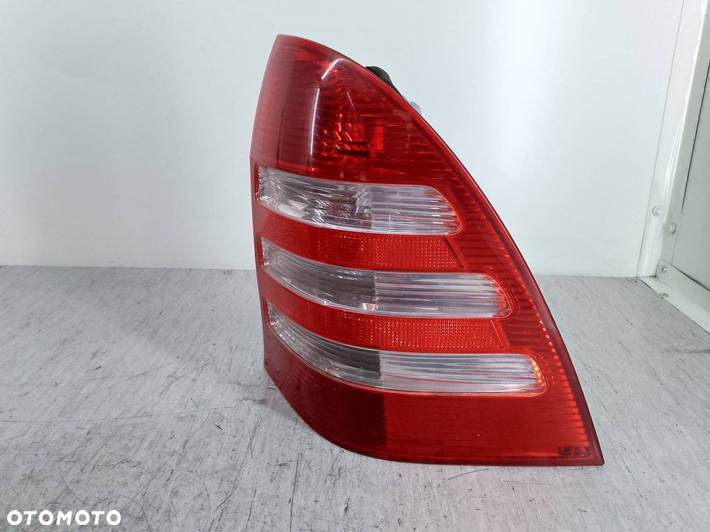 LAMPA TYLNA PRAWA MERCEDES-BENZ KLASA C W203 KOMBI - 7