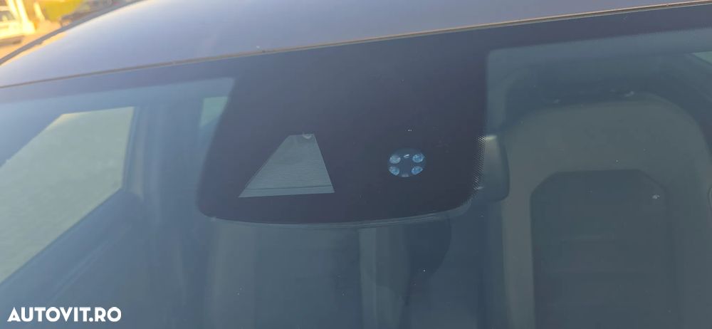 Volkswagen Golf - 34