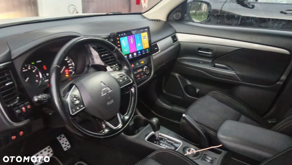 Mitsubishi Outlander - 5