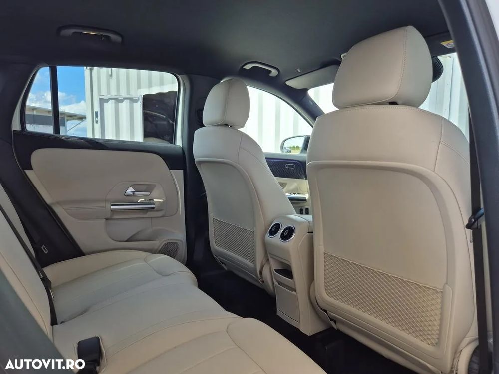 Mercedes-Benz GLA 250 e - 14