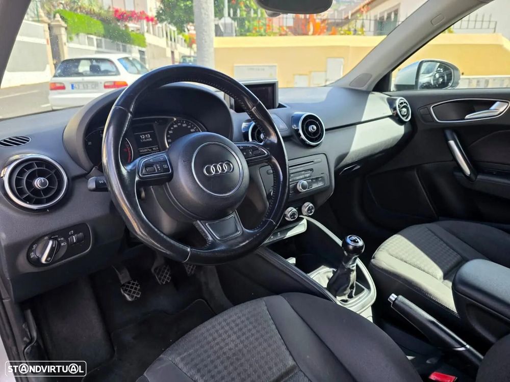 Audi A1 1.6 TDI S-line - 22