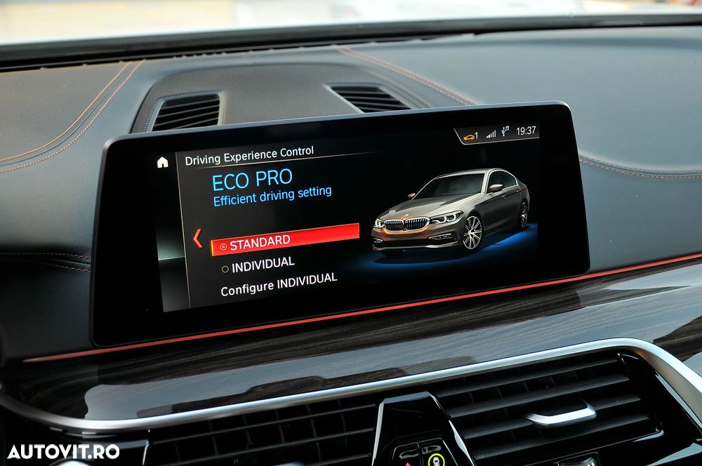 BMW Seria 5 520d AT - 32