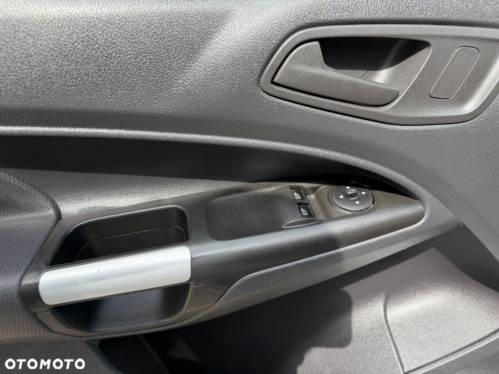 Ford Transit Connect - 13