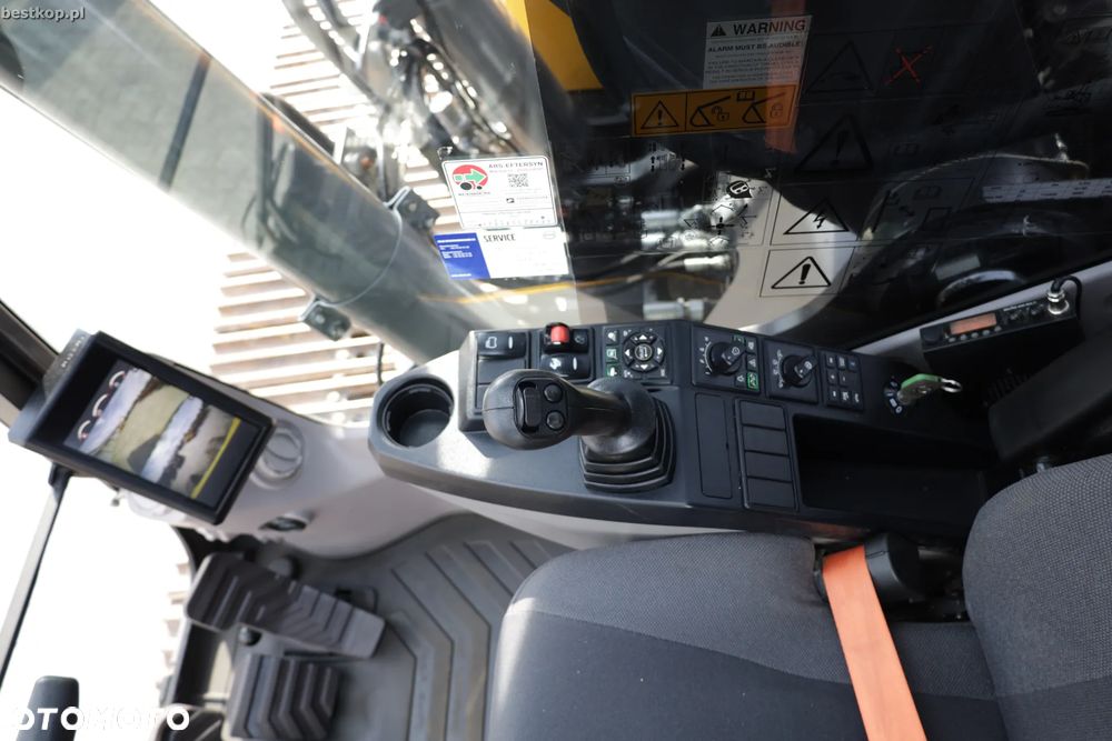 Volvo EC250EL - 22