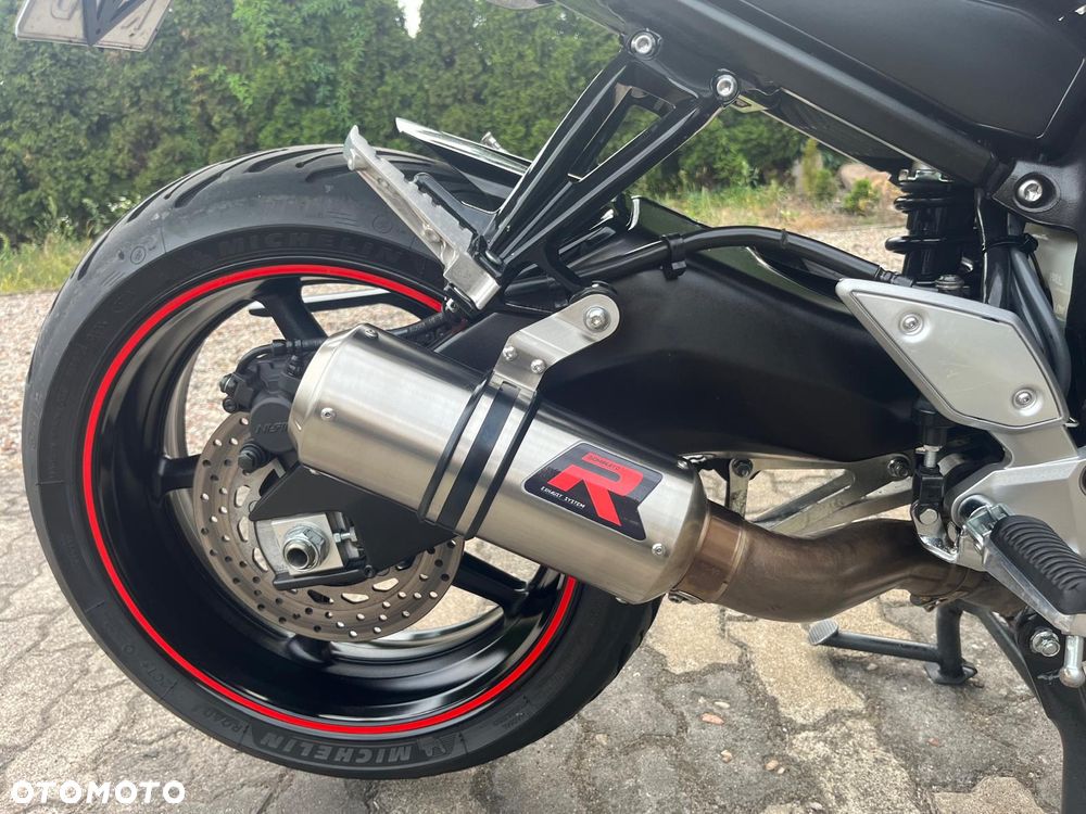 Yamaha FZS - 6