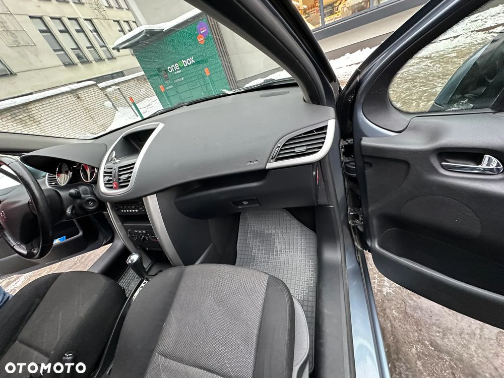 Peugeot 207 1.6 Trendy - 22