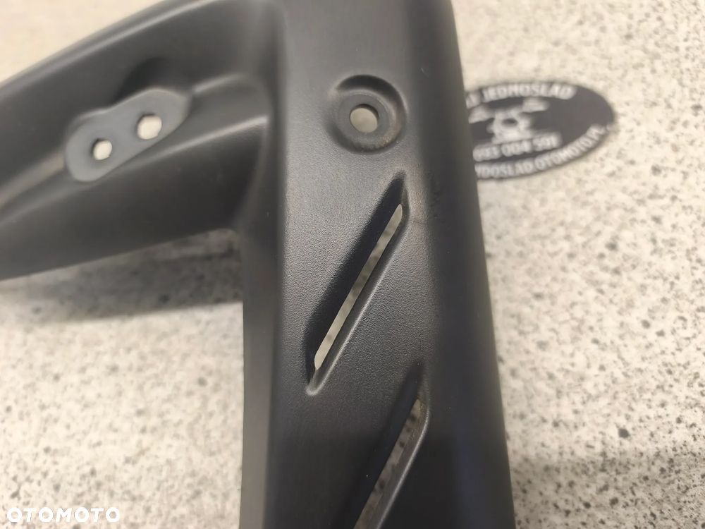 Owiewka, osłona chłodnicy, wypełnienie Triumph Street Triple 675 - 8