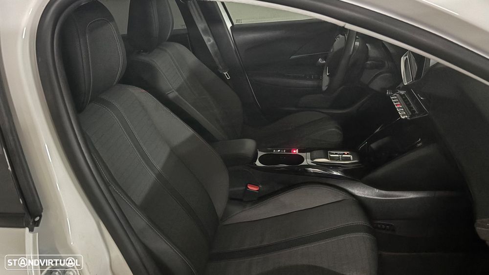 Peugeot e-208 Allure Pack - 4
