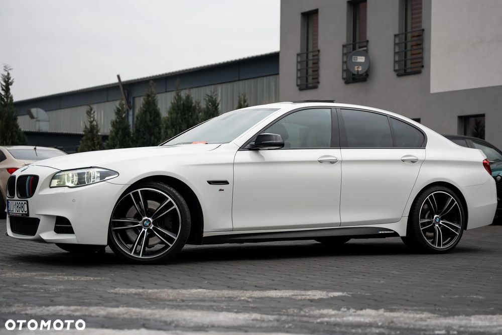 BMW Seria 5 M550d xDrive Sport-Aut - 9