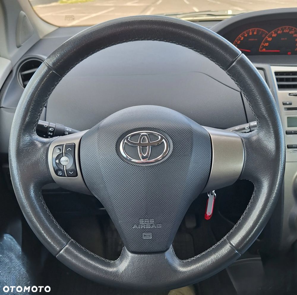 Toyota Yaris 1.33 Luna - 5