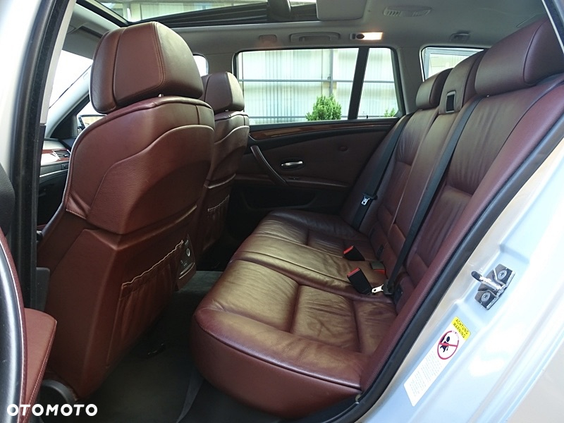 BMW Seria 5 530xi Touring Edition Exclusive - 13